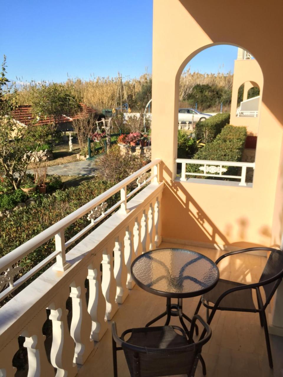 Eleni Apartments Аріллас Екстер'єр фото